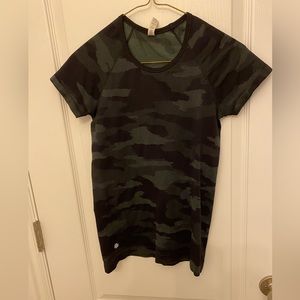 Athleta Camo Shirt black and Grey